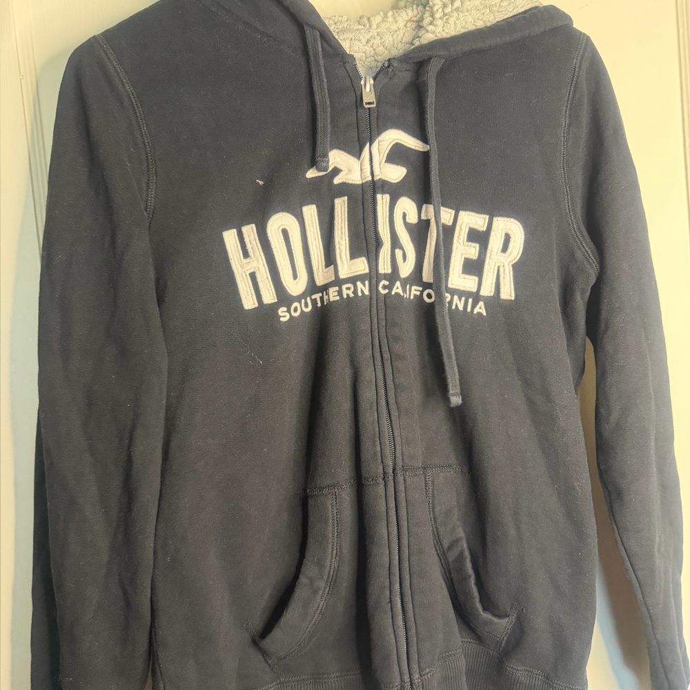 Hollister women Gray Zip-Up Sweater
